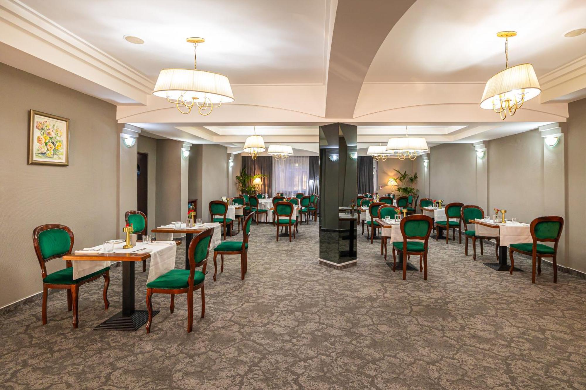 Hotel Brilliant Meses Zalău Exterior foto