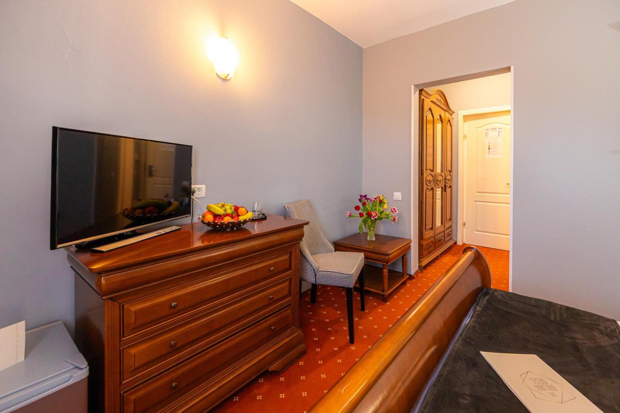 Hotel Brilliant Meses Zalău Exterior foto