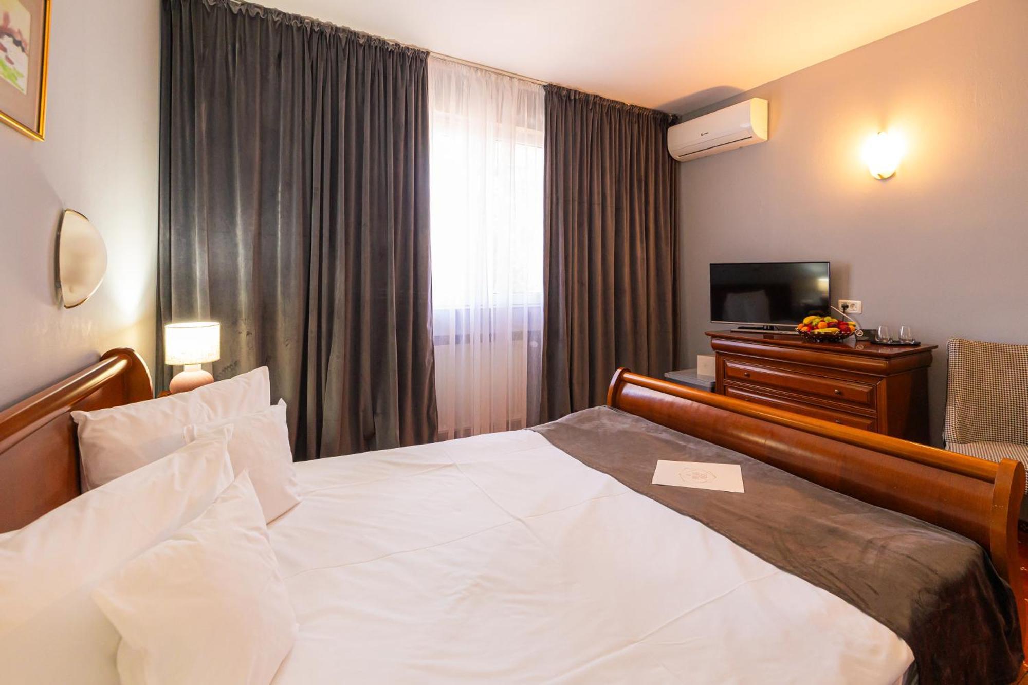 Hotel Brilliant Meses Zalău Exterior foto